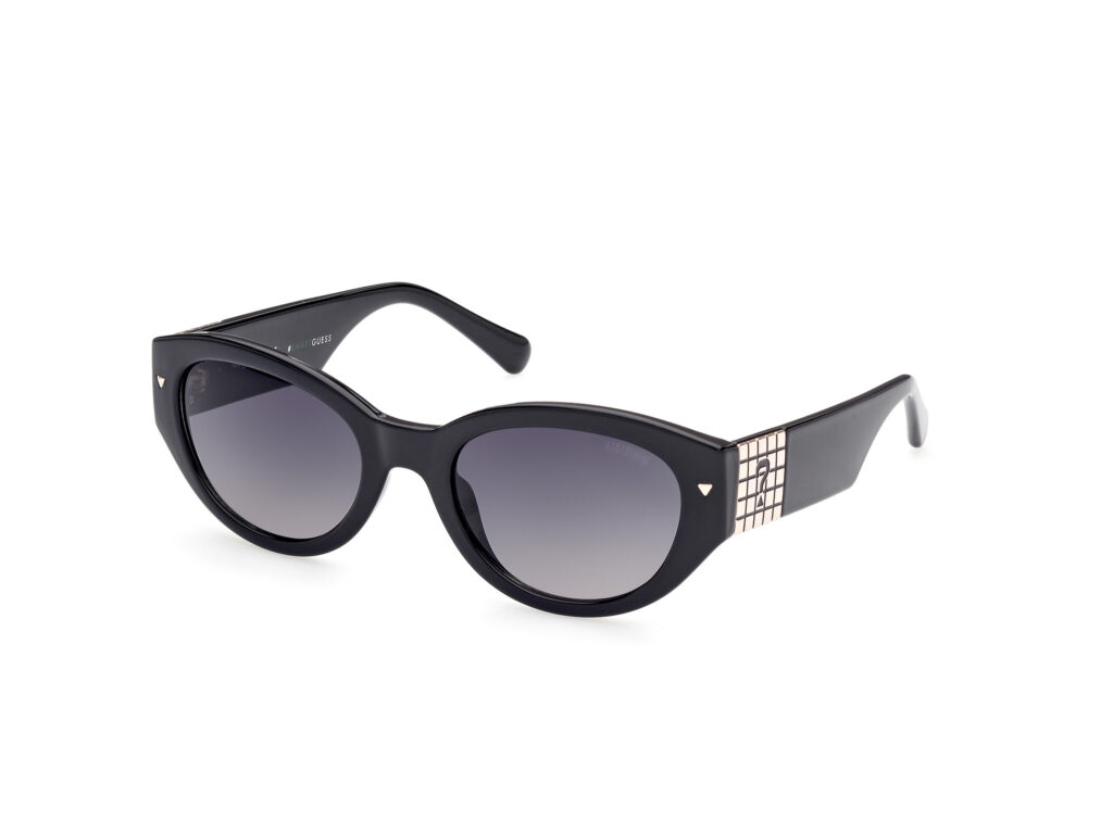 Occhiali da Sole Guess GU8241-01B nero lucido / fumo grad